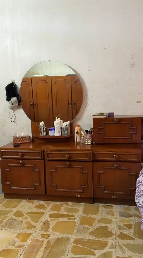 للبيع اغراض بيت  مستعملة اخو الجديد نظيفة جدا للتواصل على الرقم التالي
واتساب  ***********
