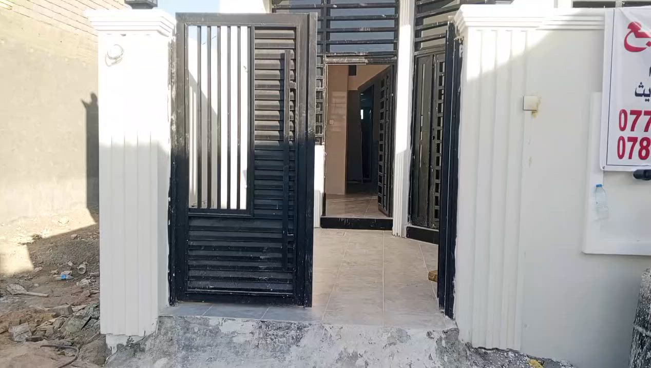 سلام عليكم يوجد بيت للبيع مساحه 100م سند ٢٥طابو زراعي قرب شارع 100 السعر 80 وبي مجال الاتصال على هذا رقم *********** أو مراجعت مكتب بهاء الجشعمي قرب جسر المشات شارع 100
