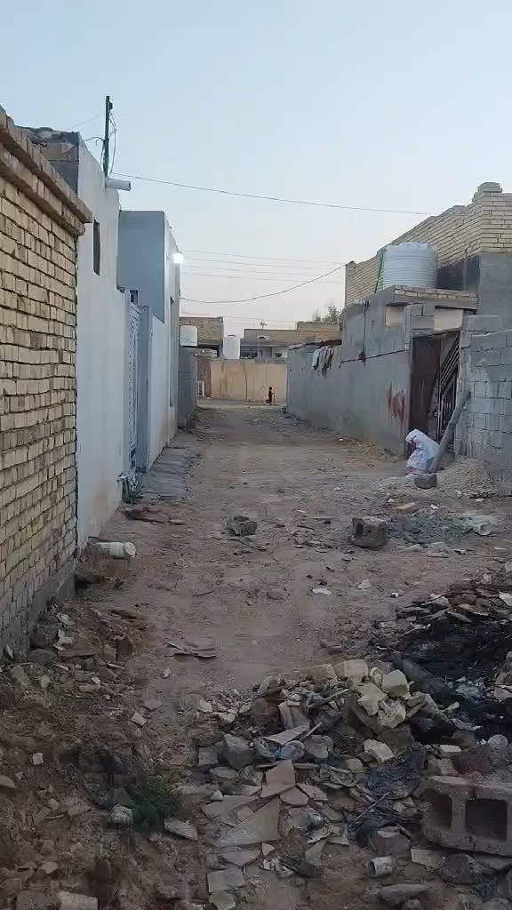 بيت 120 متر بدون سقف البناء مالته طابوق شارع ال عواد مقابل رعد ابو سيراميك شارع الفرن  سعر 25


**إذا كنت صاحب هذا الإعلان وتريد حذفه لأي سبب، رجاءا أرسل رسالة إلى الدعم الفني**
