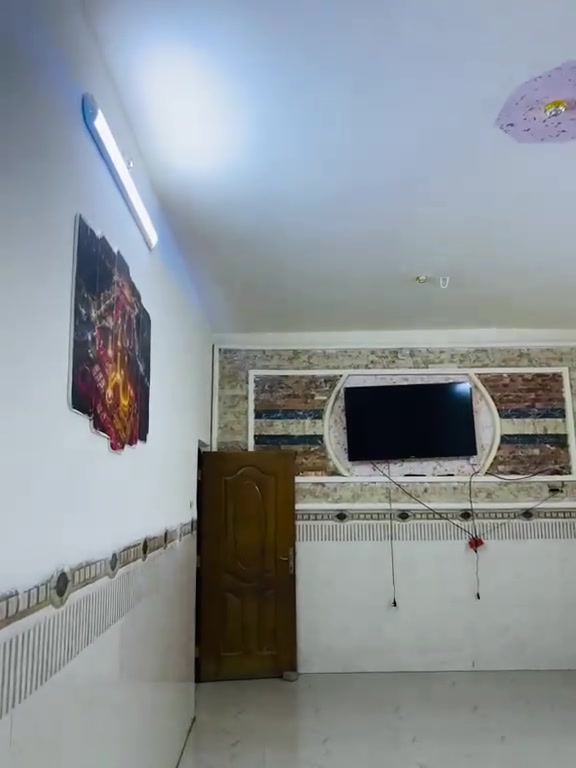 دار للبيع طابو صرف المساحه 225 متر
بناء طابوك السقف مسلح خدمات متكامله 
مجاري وتبليط الى باب البيت 
طابق واحد يحتوي على 
غرفتين نوم 
واستقبال
وصاله 
ومطبخ حار وبارد 
ملاحظه البيت كله سيراميك

وصحيات خارجيه وداخليه 
الاتصال على الرقم او المراسله على الواتساب 
***********
@إشارة
