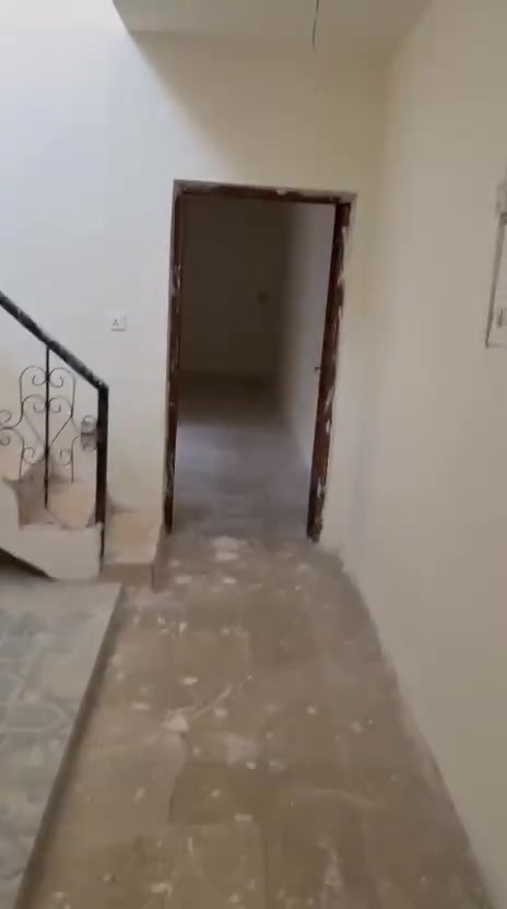 مشتمل طابق اول لليجار غرفه نوم وصاله ومطبخ وحمام وسطح الموقع خلف اسلحه البرق الاتصالعلى *********** واتس اب 
***********رصيد
