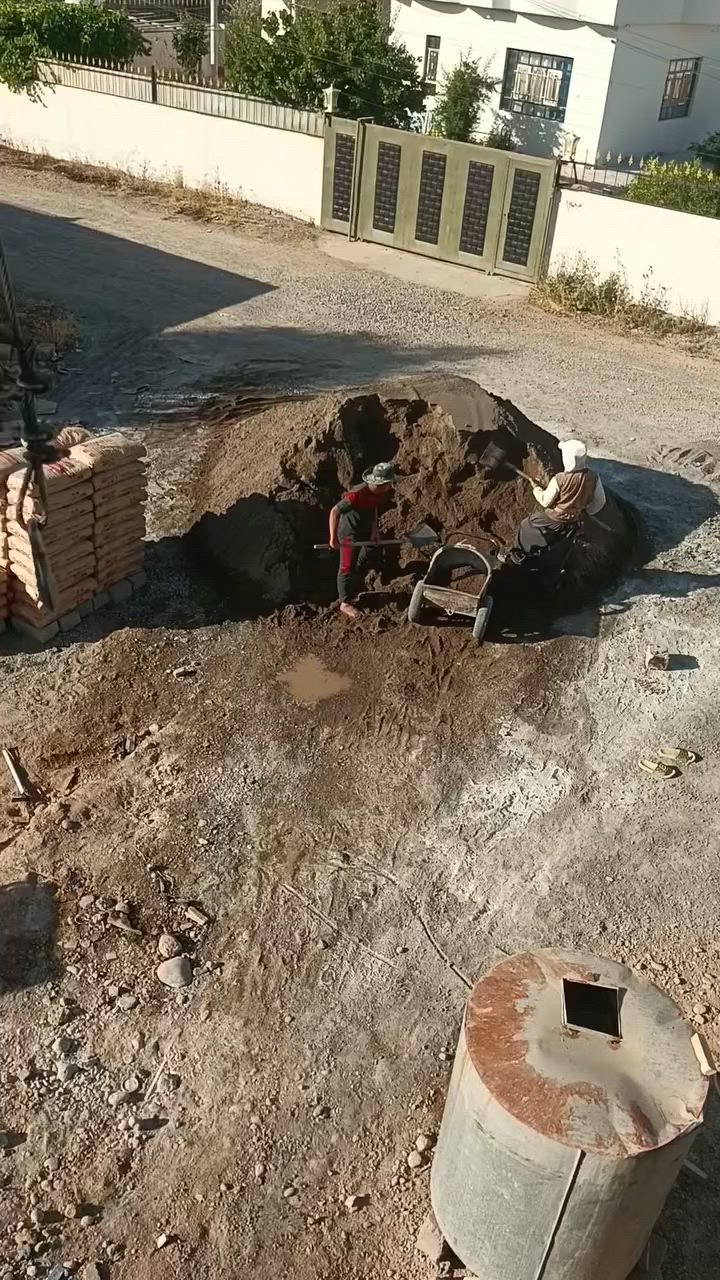 السلام عليكم
متواجد كادر كامل كل الشغلات نشتغلها
ونج تفليش وتنضيف وتصفيط بلوك
گص الأرضيات وفرش الحصو تنضيف البيوت الاسطح الحدائق انشيل الحدائق اذا تريد تبدل ترابها 
انطبب اتراب مع الفرش والترتيب تفليش طفرات تفليش صحيات انطبب بلوك للنجار انصفط بلوك فوق الاسطح للبناء
تصفيط خرائط انشلع بلوك الخرائط تنضيف الحواش گص الگراج صب المنهولات والصحيات 
رقم الونج ***********
 للعمال الحره👇
***********
***********

