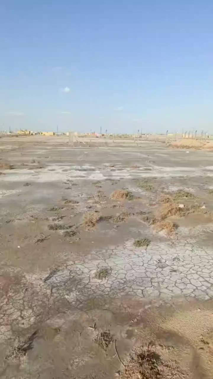 السلام عليكم يوجد لدينا قطعه ارض للبيع في منطقه حي الجوادين النزله الثانيه خلف المستوصف المساحة 400ركن وموجهه وكلش حلوه وبسعر مناسب وخدمات كامله ماي و كهرباء شوارع واسعة وسبيس سعر ال 400ب10مليون بيع مستعجل 
للستفسار الاتصال 
***********
