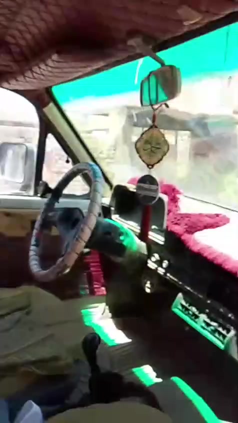 السلام عليكم ورحمة الله وبركاته
سيارة بيكم تيوتة دبل قمار 
موديل 80
رقم انكليزي بغداد 
سعر 30 و بيها مجال للطيبين 
العنوان ديالى بعقوبة قرية دليمات 
الرقم ***********
