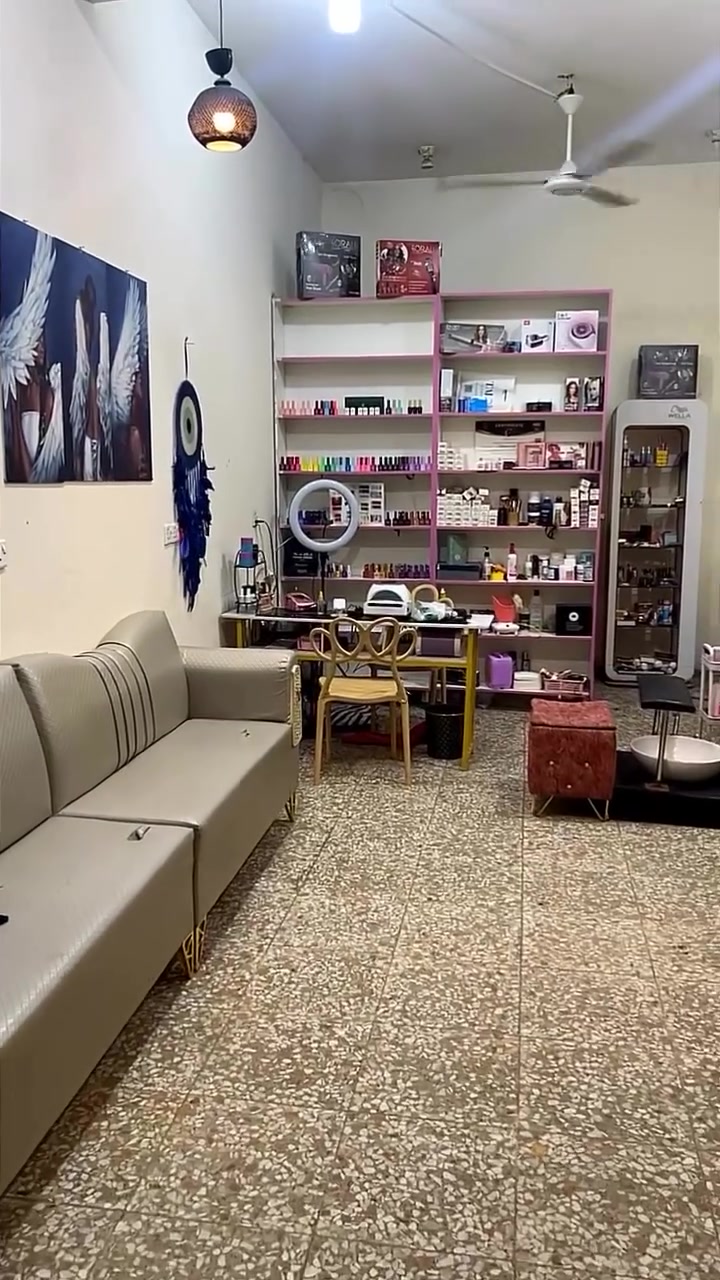 غراض صالون للبيع لتواصل ***********
