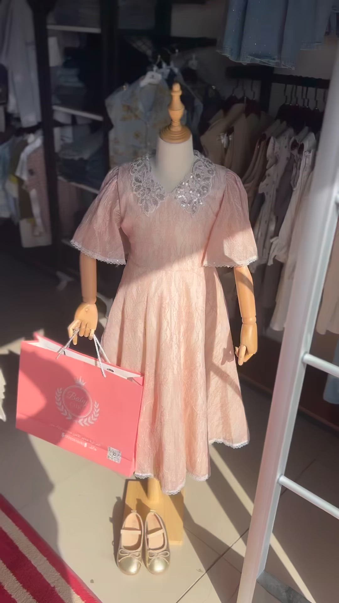 ⁨ فستان أميرات حرفيا 🥹🤭🤍

متوفر ب لونين بنات

وبجميع قياسات 😍🩵


**إذا كنت صاحب هذا الإعلان وتريد حذفه لأي سبب، رجاءا أرسل رسالة إلى الدعم الفني**