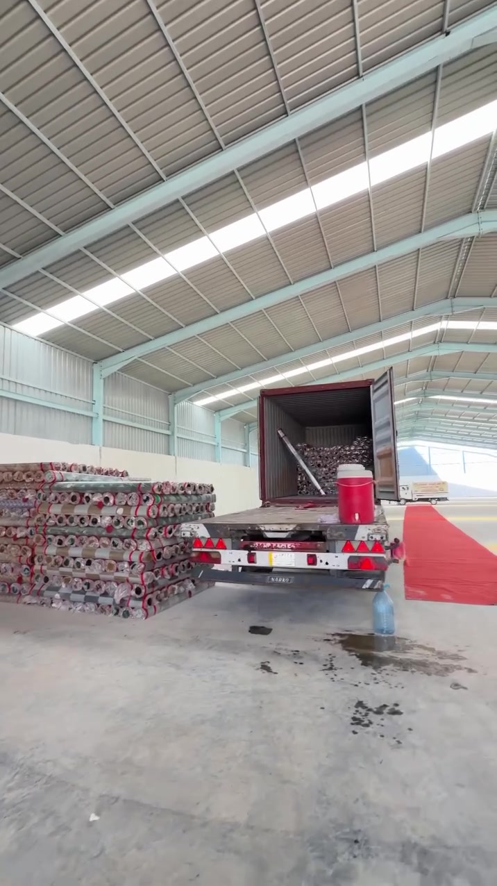 #شركه_الجنابي_للمفروشات 🚚 

اللهم صلي على محمد وال محمد 🧿🚚 

تـم وصـول ســرب  من الحـاويات  الجـلد الصيني الى مفروشات الجنابي ❤️💥 

للحجز واتساب *********** ☎️
