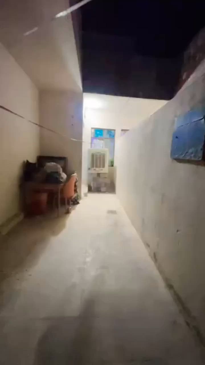 السلام عليكم 🌹
🔹 بيت للإيجار في حي الرفاق
📍 موقع ركن (زاوية)
📐 المساحة: 100 متر
▪️ يتكون من:
غرفة وحدة
صحيات
بيت مستقل
💰 الإيجار مناسب
📩 للي مهتم راسلني خاص


**إذا كنت صاحب هذا الإعلان وتريد حذفه لأي سبب، رجاءا أرسل رسالة إلى الدعم الفني**