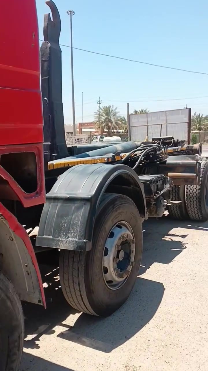 السلام عليكم سكانيه ناقلة حاويات للبيع تنباع هيه وجهازه او بدون جهاز ***********
