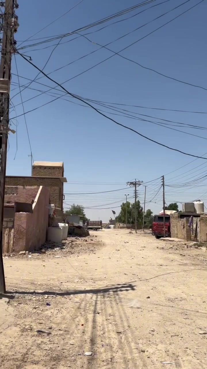 السلام عليكم منزل 100 م للبيع 
طابقين 
الارضي : يحتوي على غرفة وحمام ومطبخ حار وكاونتر تحت الدرج وصالة واستقبال ، الدرج مرمر وجاهز من كل النواحي"
الاول : يحتوي على غرفتين وصالة وحمام كذالك
مع مخزن في السطح وبناء حديث ومنزل مرتب ونظيف"

العنوان : بغداد النهروان خلف شارع الشمري من جهة اليمنى قرب وكالة ابو شاكر العطواني 

للاستفسار واتساب او الاتصال على هذا الرقم 
‭***********‬
