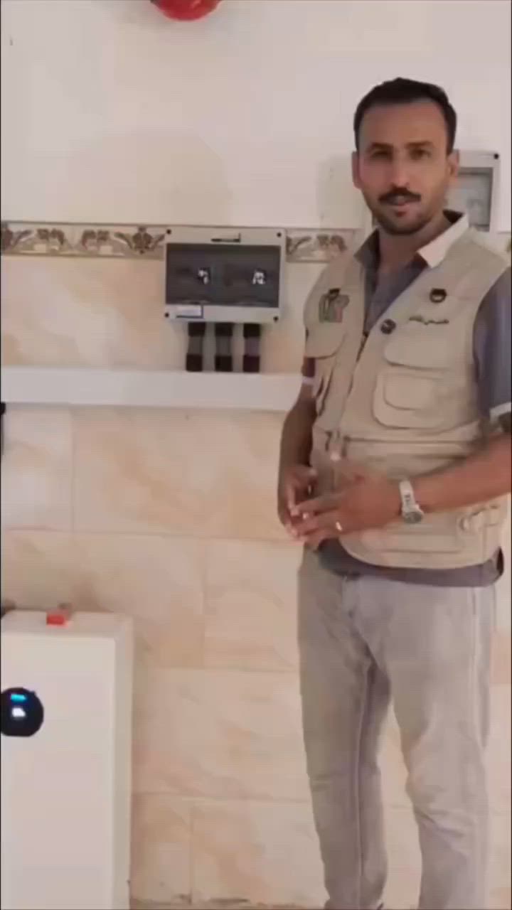 ☀️ طاقة هندسية ذكية لا تعرف التوقف.. من واسط إلى بابل! ☀️

​إنجاز جديد ينضم إلى سلسلة مشاريع مكتب وادي الرافدين للطاقة الشمسية، حيث أتم كادرنا الهندسي تجهيز ونصب منظومة طاقة شمسية متكاملة بقمة الكفاءة والجودة في محافظة بابل - قضاء الشوملي.

​نحن لا نبيع مجرد أجهزة، بل نصمم حلولاً هندسية ذكية تضمن لك استقرار الطاقة بأعلى كفاءة وأطول عمر تشغيلي، لأننا نؤمن أن المواد الأصلية والتنفيذ الهندسي الدقيق هما أساس القيمة الحقيقية.

​🛠️ مواصفات المنظومة:

​🔹 الألواح: عدد (21) لوح من شركة Longi العالمية بقدرة 650 واط للوح الواحد (أداء استثنائي وعمر طويل).

​🔹 الإنفرتر: إنفرتر هجين (Hybrid) ذكي بقدرة 16 كيلو واط، محمي بالكامل بمعيار IP65 المقاوم للظروف الجوية والغبار.

​🔹 الخزن (البطاريات): بطاريات ليتيوم متطورة عدد (2) بسعة 16 كيلو واط لكل بطارية، مع ربط ذكي لنظام إدارة البطارية (BMS) لضمان أعلى مستويات الأمان والاستمرارية ليلاً ونهاراً.

​💼 التنفيذ والإشراف من قبل الكادر الهندسي للمكتب:

​👨‍💻 م. ظاهر محسن مانع 📱 *********** | ***********

​👨‍💻 م. قتيبة جاسم عبد الأمير 📱 *********** | ***********

​📍 موقعنا:

​🏢 العزيزية - شارع الخليج - مقابل وارث مول 2.

​✨ اختر الهندسة الذكية.. اختر وادي الرافدين واستثمر في طاقة المستقبل! ✨
