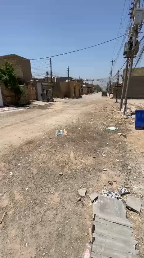 دار البيع تقريب 120متر
العنوان حي طارق الوسط 
مقايبل مولدت بيت مري 
عل 15 
الفيدو يحكم ترتيب البيت 
السعر 58 مليون 
***********
