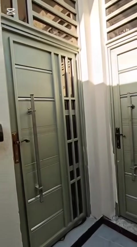 ياالله
دار للبيع مساحه 100م طابو اسهم بناء حديث يحتوي علي غرفه 

استقبال صاله حمام داخلي و خارجي منطقة تركي شارع نهر 

نزلته ال اوداعه

مكتب الكنز 

***********
