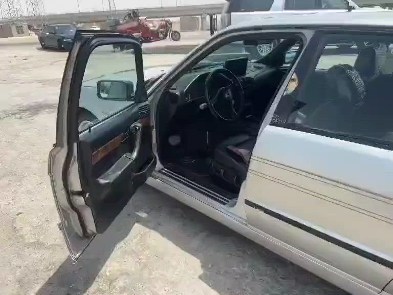 بي ام 525 مسكر.
تبريد شغال كلشي ما ناقصها. 
سياره جاهزه من كلشي  سعر 70 وبيها مجال
 مابي وتساب *********** المكان البصره
