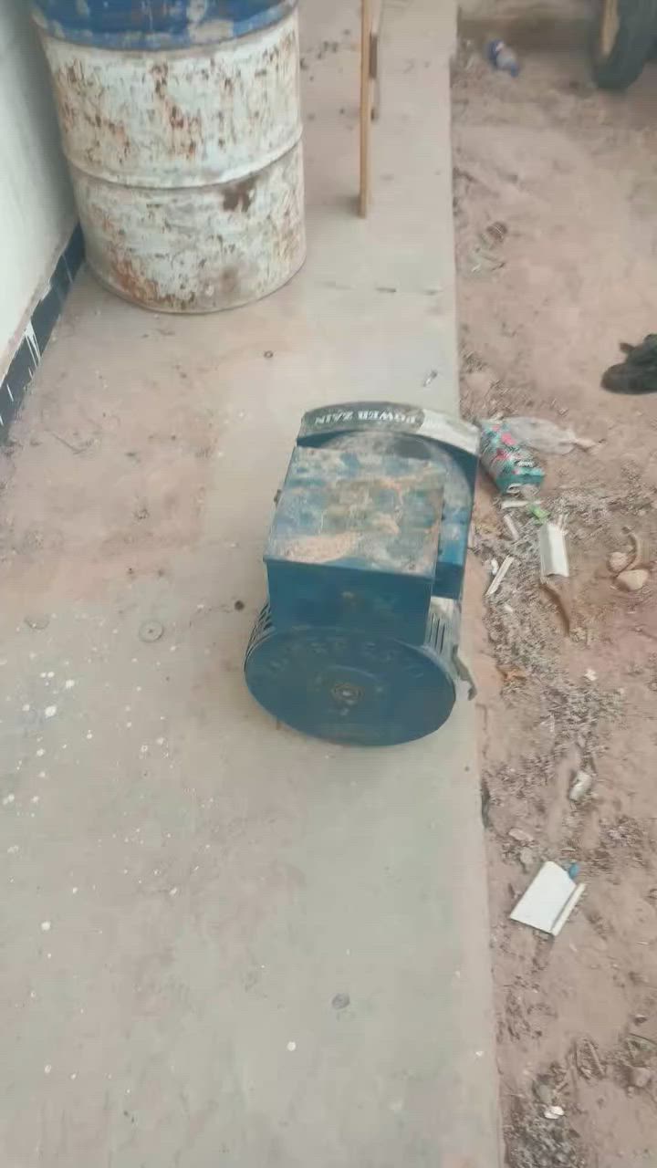 السلام عليكم الي يريده كامله يتصل عليه مابيع نص ***********
