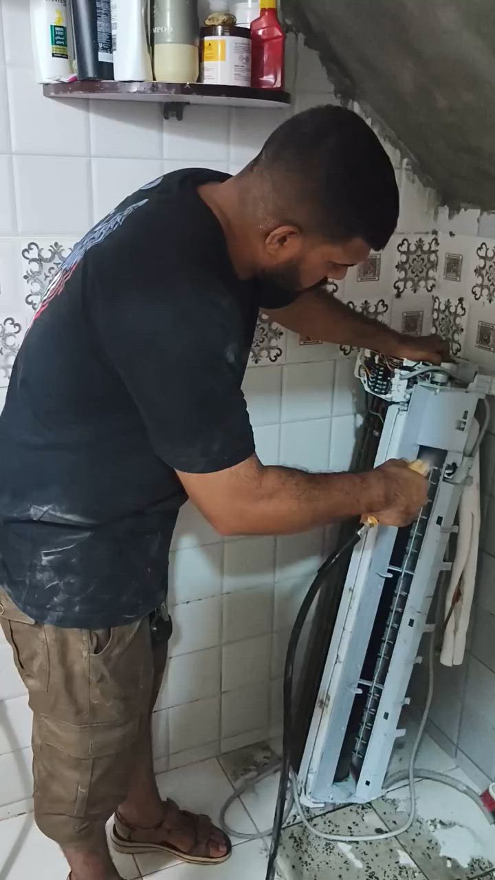 مستعدون للفتح 🛠️و لتنصيب❄️ وصيانه وغسل🌊 السبالت والمكيفات وشحن الغاز تصلح غسالات وثلجات  واي شي يخص الجهازه الكهرباء    بس خابر ونوصلك وين متريد بل نجف *********** اشتري جميع السبالت والمكيفات العاطله فقط  في النجف
