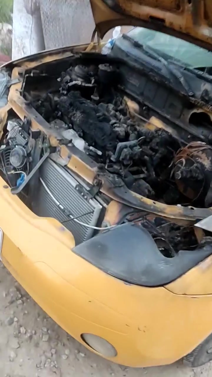السلام عليكم سياره طيبه موديل 2015 بسمي ابيع ع وضعهة اثر حرق حوض الماكينه ودشبوال محترك مكاني بغداد رقمي***********
