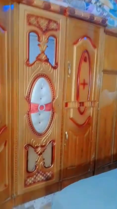 السلام عليكم غرفت نوم للبيع غرفه جديده*********** غير متواجد عل فيس اتصل باقي التفاصيل

