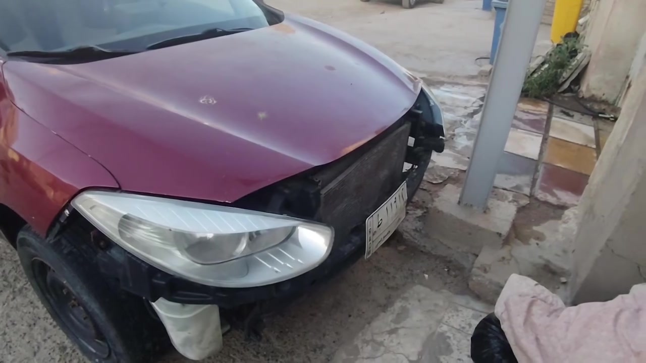 للبيع رينو فلونس 2016 باسمي شرط التحويل ابيع كوم حديد مكينه كايمه صدرها نظافه ٥٠ بالميه كهربائيات كلها شغاله السياره مصبوغه وصبغتها جيده وياها تخم بك لايت جديد مع دعاميه جديده السعر من الاخير وبدون عمله ٢٧ ورقه مكاني بغداد حي اور رقم التلفون ***********
