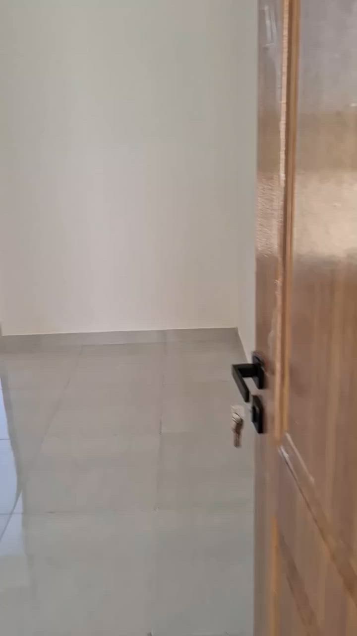 السلام عليكم
بيت مساحته200م طابو زراعي سند25
بناء حديث جاهز 
يحتوي على 
مطبخ 
استقبال
صاله 
مناور2
غرف نوم 2
صحيات داخلي وخارجيه
كراج 
حديقه
هذا الطابق الارضي
غرف2
صاله صحيات 
سطح كبير 2
هذا الطابق الثاني 
العنوان الحله ورديه بجوار السيد موسى
خدمات كامله ماء وكهرباء وتبليط 
للتواصل 
***********
***********
