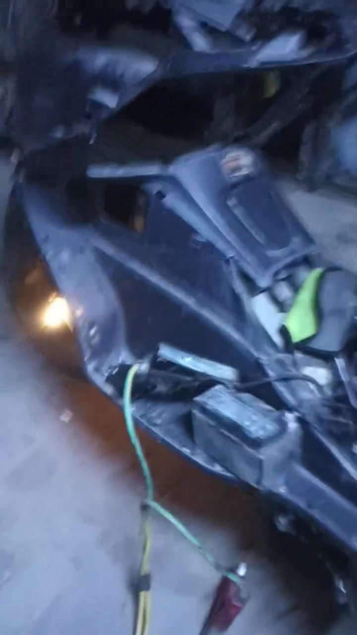 تفصيخ صفر عشره كلشي موجود  سعار مناسبه 
كتف شحن 20
ملف شحن 20
صلنصه عندي 3
 وحدة انضف من ثانيه 
جويتر مكفول 50
شوته 15
دشبول اس سفن 15
كفرات صفاح ذيل طياره 25
بصمه شغاله 75
يدات مال كير شاير زوج 20
يدات بريك وحدة 15
عنبار خلفي امامي تك 15
كلج مكفول من رجه يخبل هوه صفاكه مالته 30
كير صفر عشره اس سفن 40
قايش 15
سلف اصلي ع شغل 30
ماطور كير 15
نوزل هوه صوندا مالته 20
عبوه كامله مال فيتبم50
تانكي 10
ضفيره كامله 50
ويل خلفي نضيف مكفول من عواج 60
الف امامي 40
دبلات اماميه 50
خلفيه 30
حاضنه مال جكمجه جراره كامله هيه ولجرلرات70
ماصدا تك ايسر 75
بك لايت زوج 25
ذيل 10
تابوت 10
شاير تك ع 10زوج 15
عقل كير 30 
دوسات كفاله عامه 15تك زوج 25
حاضنه مال راديتر 10
جامه هيه طباكاته 70الف 
ملاحضه مكينه تريدا كامله 350
بس طابوكه 225 
كرر مجفته بس مكفوله من تبخير نضوح
***********مكاني بغداد حي عامل وتساب
