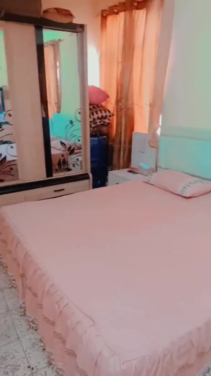 سلام عليكم غرفة تركية مستعجل على بيعته لهن اريد سليم شقة نضافة كليش نضيفة ***********
