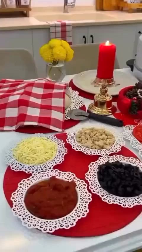 🍕✨ ريحة الخبز الحار بالبيت... إحساس ما يتعوّض 💛

محضرة الخبز والبيتزا والكريب 3×1 
💰 السعر: 50 ألف

مرات أجمل لحظات اليوم تبدأ من سفرة بسيطة تجمع العائلة حول خبز طازج أو بيتزا محضرة بحب 🍞🥰

بهذا الجهاز، تگدرين تحضرين الخبز العربي، البيتزا، والكريب بسهولة ومن مطبخج، بدون تعقيد وبدون انتظار طويل.

✨ صينية كبيرة 30 سم مناسبة للعائلة 
✨ تحكم بالحرارة حتى 240° للحصول على نتيجة مثالية 
✨ نافذة مع إضاءة حتى تتابعين الخبز بدون فتح الغطاء 
✨ سطح مانع للالتصاق لسهولة التنظيف 
✨ قدرة 1800 واط لتسخين سريع ونتائج شهية

💖 مناسبة لكل ربة بيت تحب توفر الوقت وتقدم لعائلتها أكلات طازجة بطعم يشبه المخابز.

🍞 لأن أجمل الذكريات... تبدأ من ريحة الخبز الطازج اللي تملأ البيت.


**إذا كنت صاحب هذا الإعلان وتريد حذفه لأي سبب، رجاءا أرسل رسالة إلى الدعم الفني**