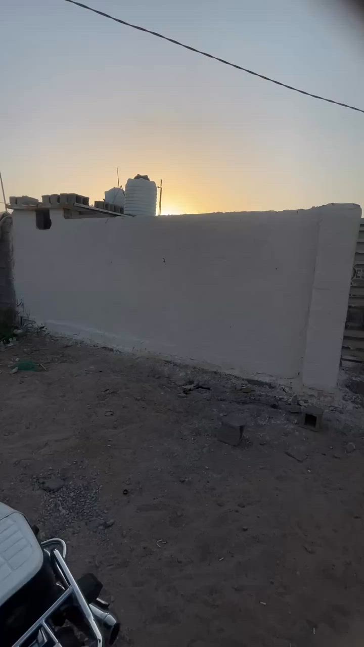 سلام عليكم بيت لبيع يم شارع ابو نزار بيت كامل كهراباء ماء كل جديد عوزه شغلات صبغ وطرمه صب المساحه 220  طابو   زراعي سند 25

الاستفسار عله الرقم ‭***********‬
