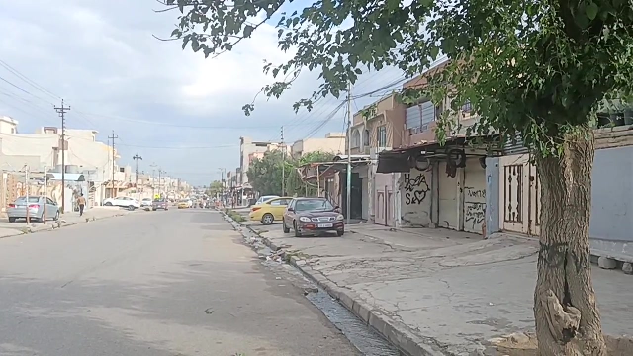 دار للبيع حي صدام قرب مدرسه القعقاع قريب عل سوك طابقين واجهه 10 مساحه 210
***********
***********