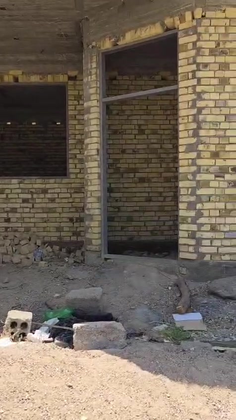 هيكل للبيع في منطقة الكراده يحتوي على غرفتين نوم وهول ومجمع صحيات ومطبخ واستقبال للاستفسار اتصال على الرقم ‏***********
