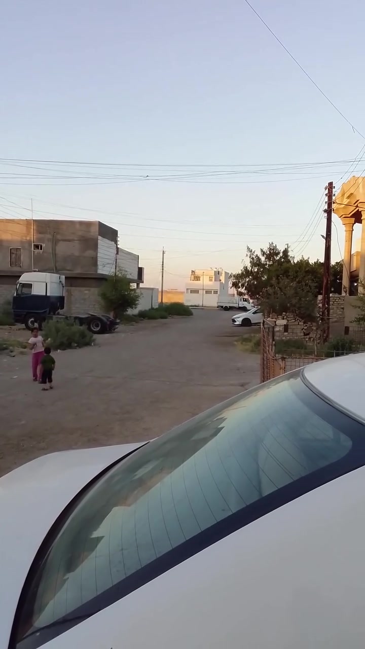 السلام عليكم بيت للبيع 80م٢ واجهة 4 نزال 20 
العنوان ابو غريب بأبو منيصير قرب الديوان، لللإستفسار عن باقي التفاصيل ***********
