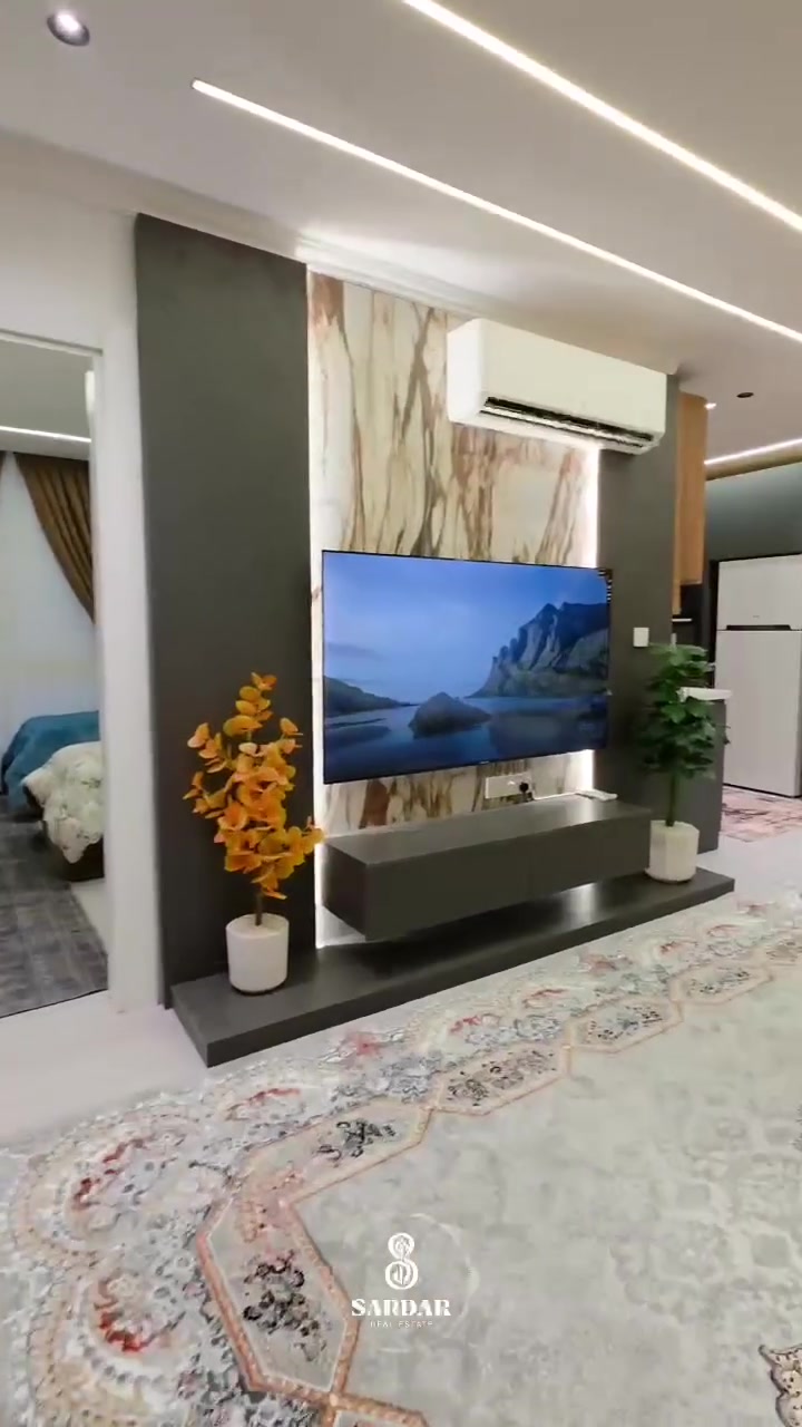 شقة ثلاث غرف و صالة #للبیع
مؤثث VIP ، اثاث زیرو 
الشقة بطابق 14 
بالكون الشقة كلش واصعة
مساحة 150 متر ، واجهة خارجیة 
واجهة علی المطار و نافورات و حدائق مجمع بیفرلی هیلس
اربیل ، مجمع لالاف ایربورت فیو ، مابین مطار و امبایر 
للمزيد من التفاصيل :
***********
***********
