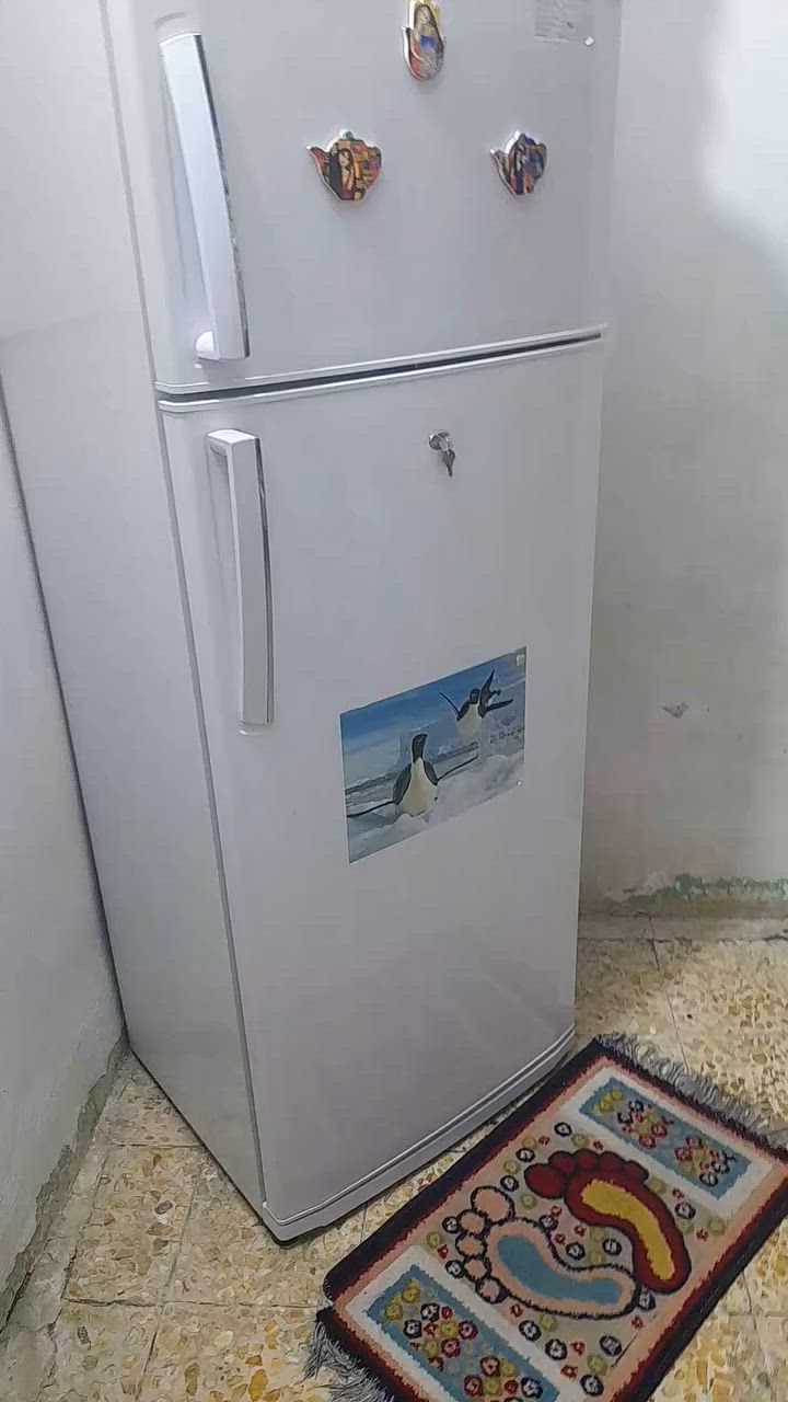 ثلاجه للبيع كلش نضيفه وبلازه حجم 42 للبيع العنوان الشرطه الخامسه السعر عل خاص ***********

