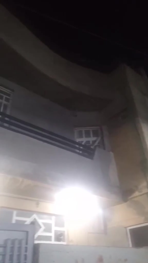 السلام عليكم 
بيت طابو زراعي سند 125 مبني ثلاث طوابق كامل مكمل. ع اخر حبايه.  وكلشي موظح بل فديو
الموقع العبيدي الزراعي. حي الحسين خلف محطه الوقود   المنطقه كامله خدمات مي ومجاي وكهرباء وتبليط اي استفسار *********** واتساب
