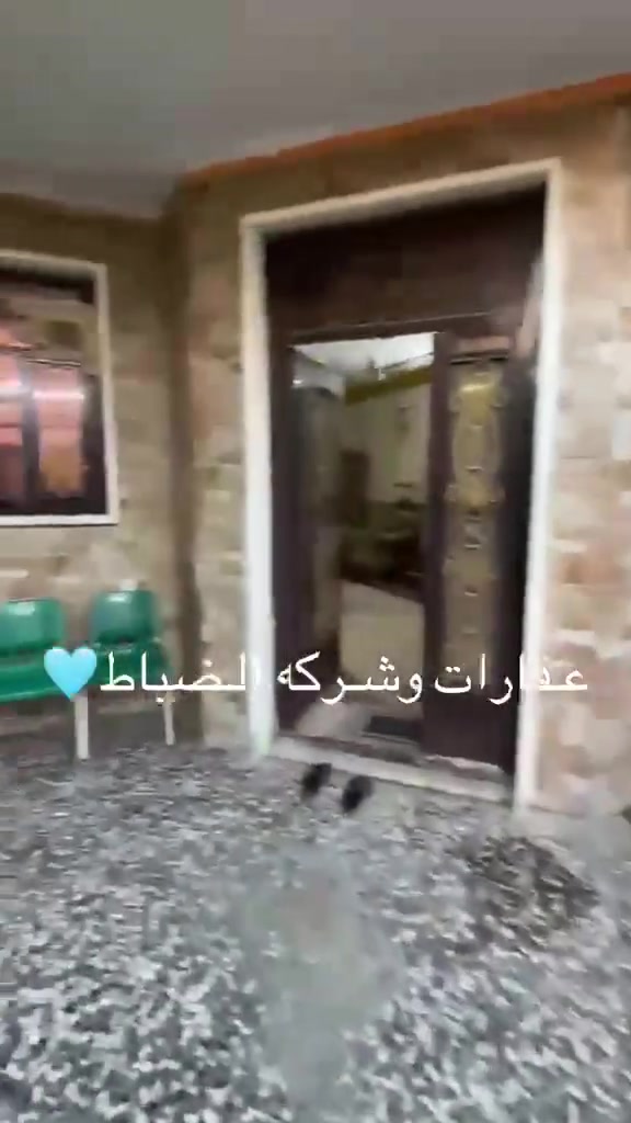 ‏دار للبيع المساحة 150 متر الواجهة 7 نص  النزال 20 
‏ البناء درجة أولى  العنوان حي القاهرة الثاني قرب أسلحة البرق الاستفسار *********** وتساب 
*********** 
‏مع عقارات وشركة الضباط  يتوفر كافة العروض الإيجار والبيع زورنا عنوان المكتب حي القاهرة سايدين الضباط
