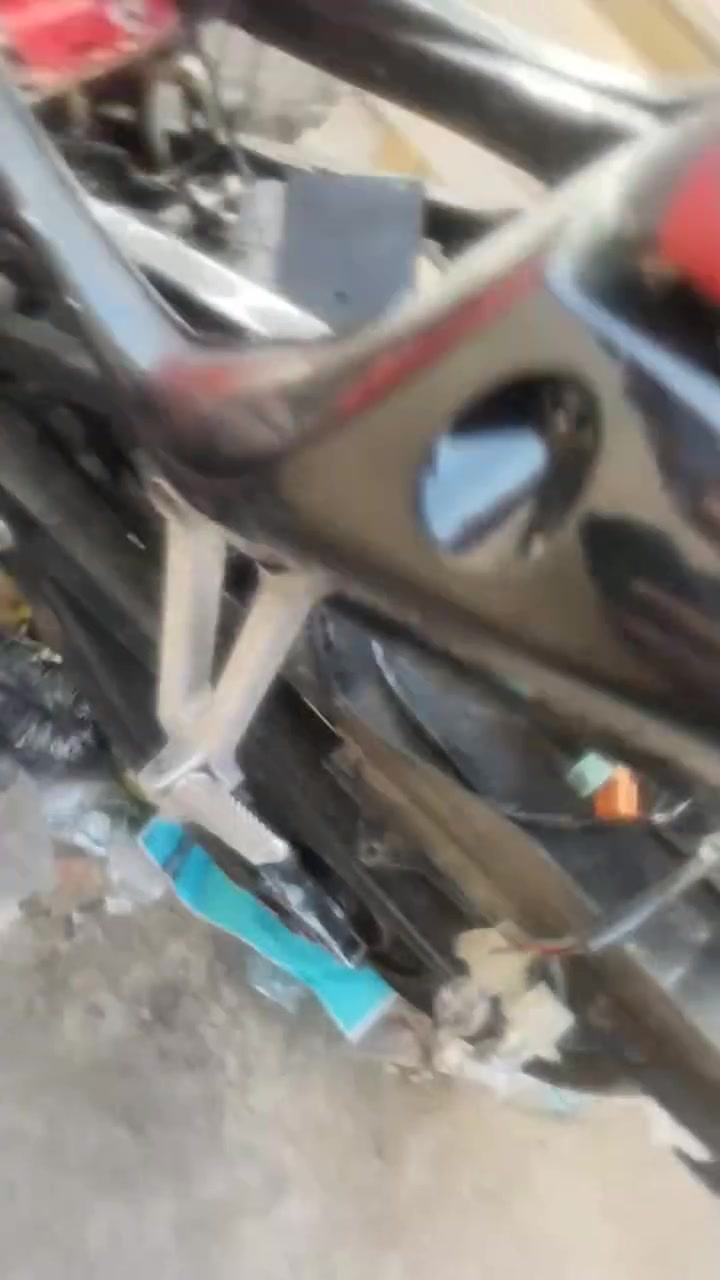 السلام عليكم دراجه افوراي كوم حديد لتسالني شبيها نكطع الزنجيل مال مكينه وعفته وكفراته مفصخه بس لبجم بي كسر جوه المليون مابيع لتعب نفسك مكاني بغداد ***********
