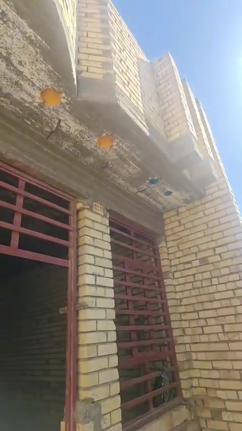 السلام عليكم هيكل بناء حديث للبيع منطقه ١٢الف الصغيره مدخل ١٤الاف تكدرون تأخذون عليه قرض وتكملوه 
للاستفسار اتصال ***********
