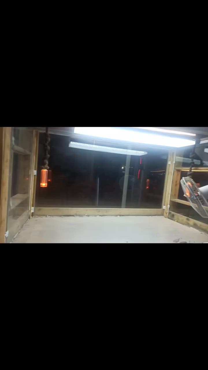 سلام عليكم جام خانه للبيع
طول ٢ متر وارتفاع ٢ متر وعرض متر و٩٠ 
خشب بلكامل 
اضاءه كامله 
بيها تايرات
السعر المطلوب ٧٠٠ وبيها مجال


**إذا كنت صاحب هذا الإعلان وتريد حذفه لأي سبب، رجاءا أرسل رسالة إلى الدعم الفني**