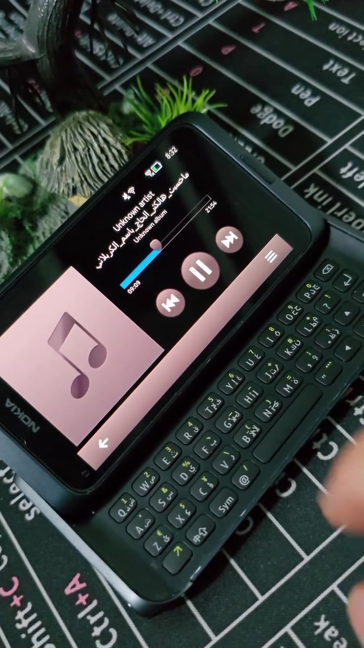 🔥 #للبيع
: تحفة #نوكيا الكلاسيكية 
Nokia E7-00 (Original) بحالة ممتازة جداً! 🔥
​لعشاق الفخامة وأجهزة نوكيا النادرة، #هاتف Nokia E7 الغني عن التعريف بتصميمه السحاب الفاخر.
​📱بعض من المواصفات والمميزات:
​⌨️ كيبورد سحاب كامل (Full QWERTY Keyboard): يعمل بسلاسة وبحالة ممتازة.
​📺 شاشة AMOLED ClearBlack: #ألوان رائعة مع ميزة الإمالة الهيدروليكية الشهيرة.
​📸 كاميرا 8 ميجابكسل: #تصوير ممتاز مع فلاش LED مزدوج.
​📷 كاميرا وشاشة شغالين 100%: #الجهاز شغال بالكامل بدون أي مشاكل في اللمس .
​💎 جسم ألمنيوم فخم: هيكل متين #ونظيف جداً كما موضح بالصور.
​💾 ذاكرة داخلية 16 جيجابايت.
​✨ قطعة ممتازة جداً للاقتناء الشخصي أو للاستخدام الكلاسيكي!
📞 #للتواصل #والطلب: [تواصل عبر الخاص] 
او على رقم #الهاتف ***********
