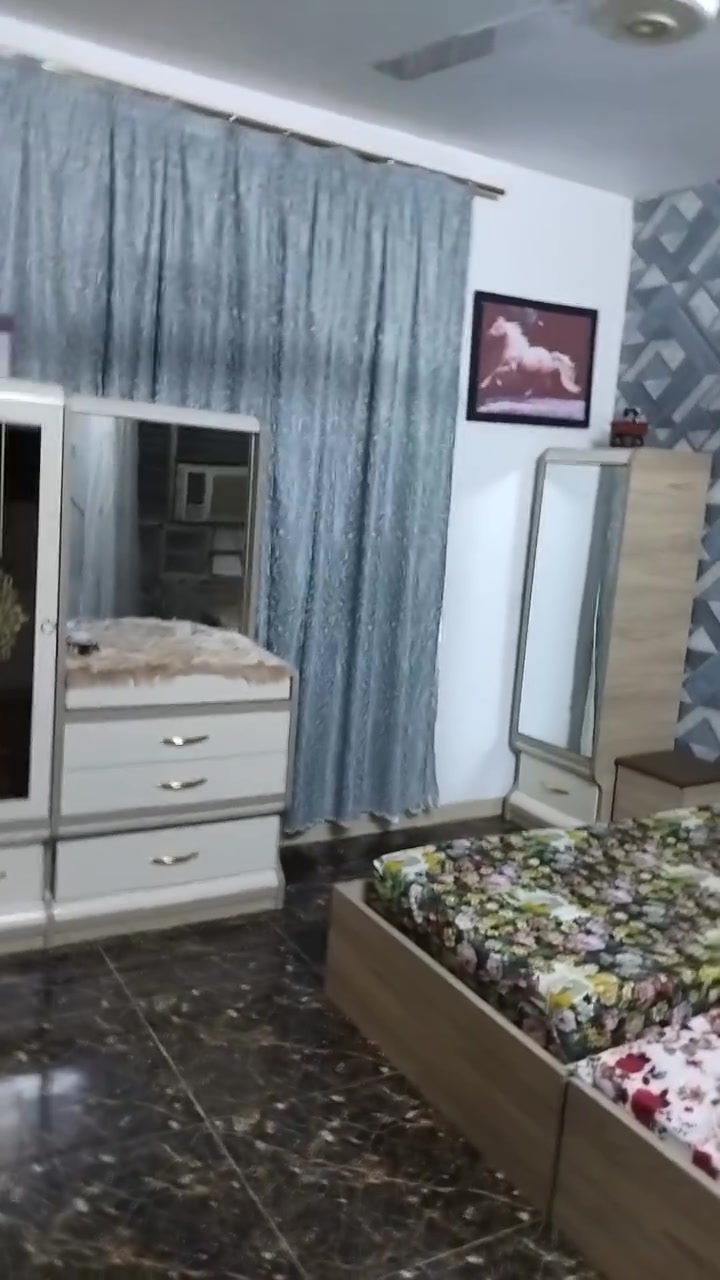 السلام عليكم غرفة نوم تركي نظيفة مابيهه اي عيب ولا كسر سعرها ٨٥٠ وبيهه مجال***********
