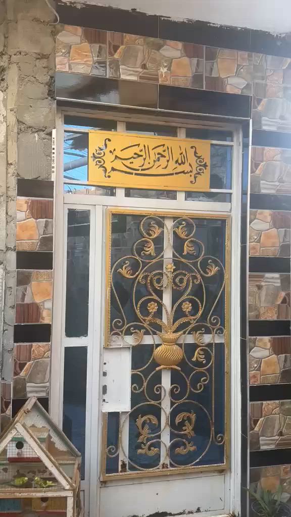السلام عليكم بيت مساحه 100م المنطقه ام الكبر الغزلان بيت الركن ابو درع 
الرقم والاستفسار ***********
