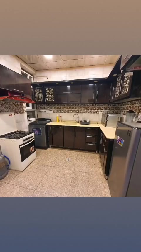 شقة بمساحة ١٣٠ متر مربع .. مؤثثة كاملة الخدمات (كهرباء ، ماء ، أنترنت ، نظام كاميرات حماية ... الخ) غرفتين نوم وصالة وستقبال ومطبخ وغرفة طعام ، وحمام وتواليت شرقي وغربي .. مؤثثة بالكامل .. قرب باب طويريج مقابل شركة كيا.
***********
شقة بمساحة ١٣٠ متر مربع .. مؤثثة كاملة الخدمات (كهرباء ، ماء ، أنترنت ، نظام كاميرات حماية ... الخ) غرفتين نوم وصالة وستقبال ومطبخ وغرفة طعام ، وحمام وتواليت شرقي وغربي .. مؤثثة بالكامل .. قرب باب طويريج مقابل شركة كيا.
