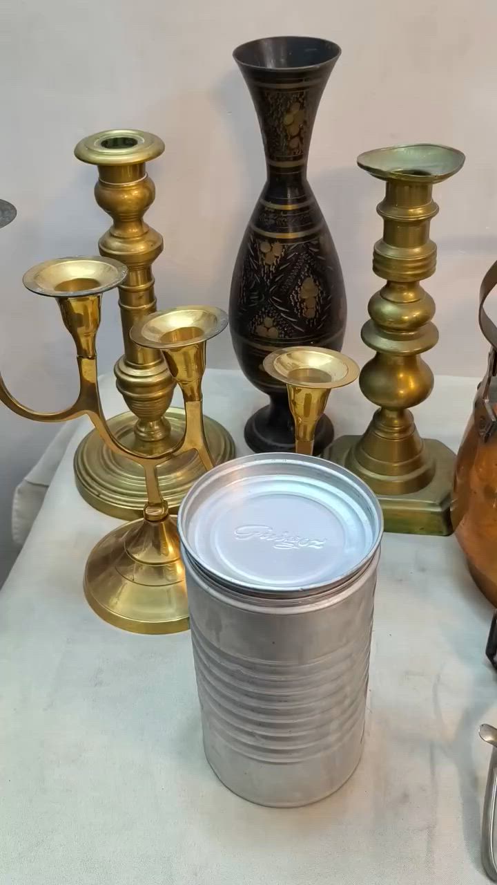 انتيكات وتحفيات عدد ١٦ قطعه للبيع مكاني بغداد ٢١٠ سعر الكل  *********** يوجد توصيل
