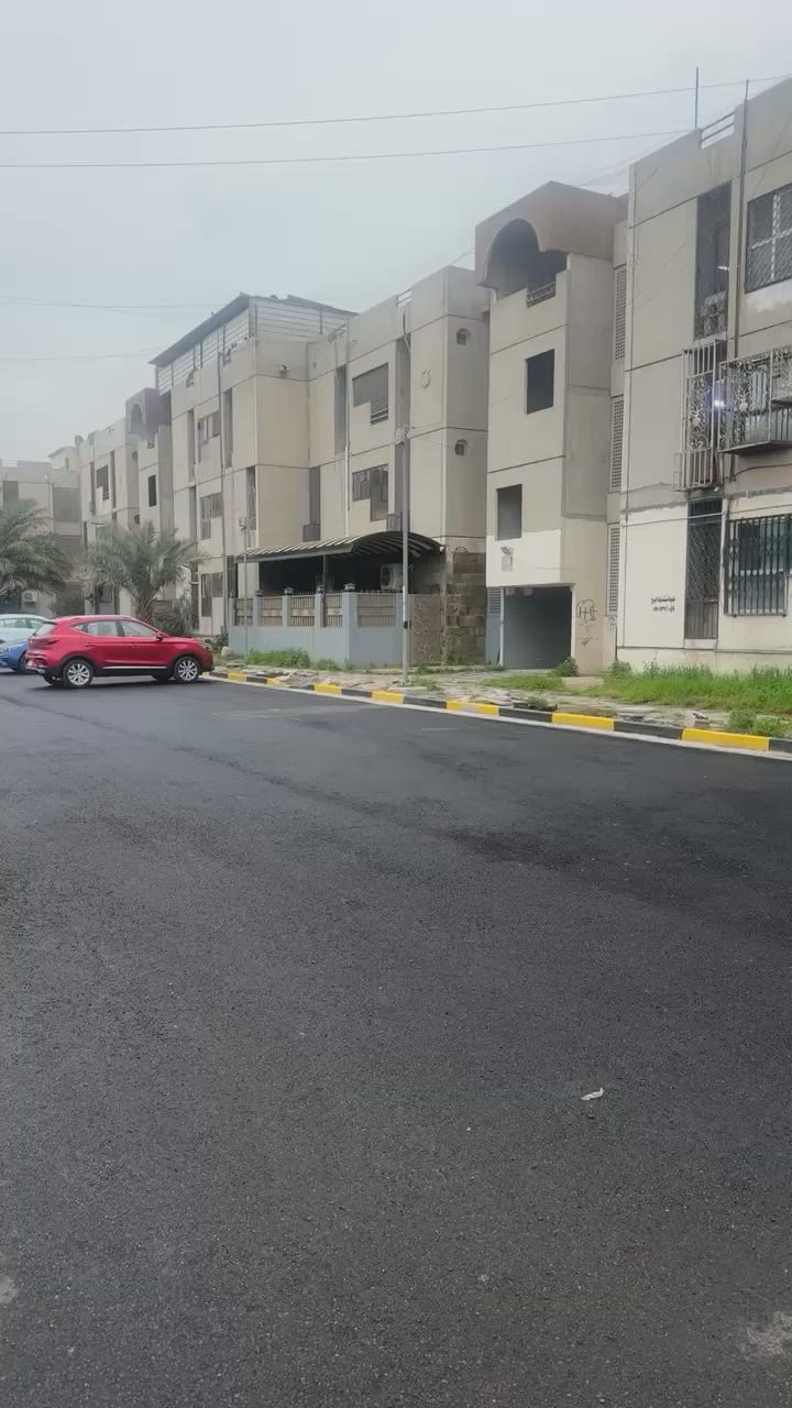 شقة ارضية للبيع ساحة 1802 3 نوم معمرة بل كامل كلهة مرمر متعوب عليهة للبيع مستعجل الي حب يستفسر يم ابو زمن الدلال او يتصل ***********
