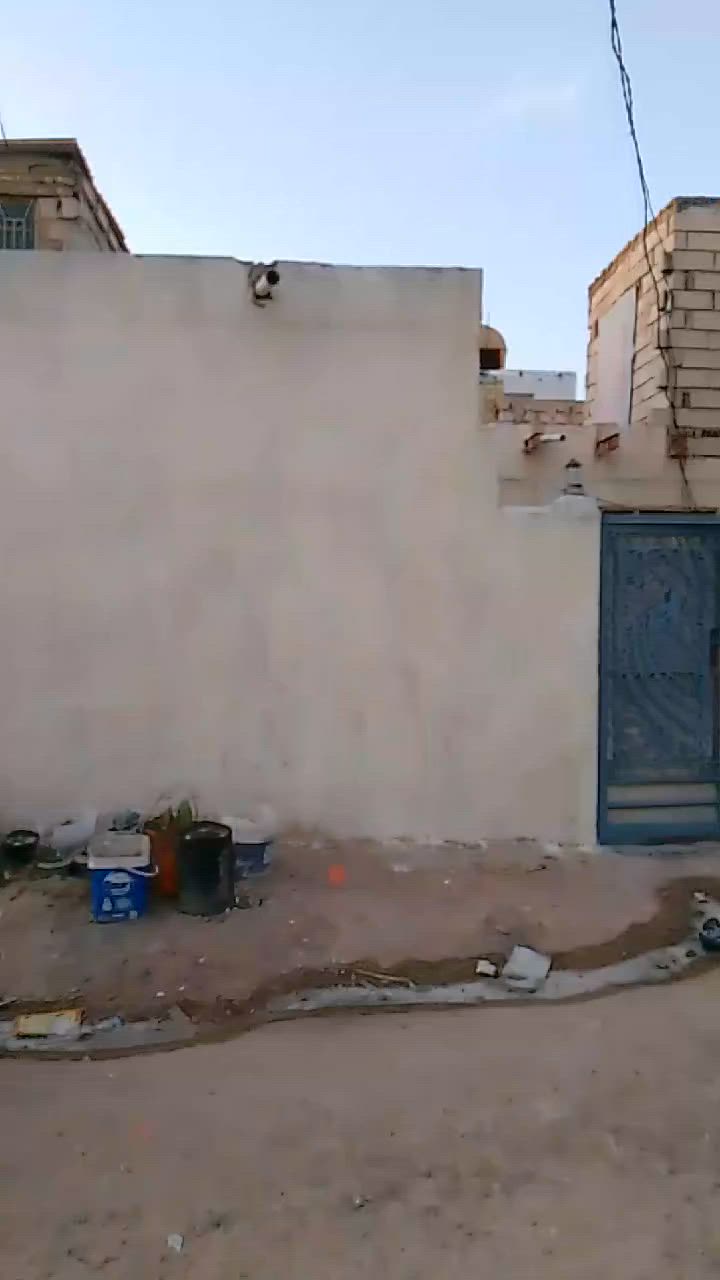 سلام عليكم بيت للبيع زراعي سند 25 المساحة 130العنوان النجف شارع الصب عمود 335 يتكون من غرفتين وصاله واستقبال ومطبخ وصحيات وممر كله سيراميك الرقم *********** السعر 23 وبي مجال قليل
