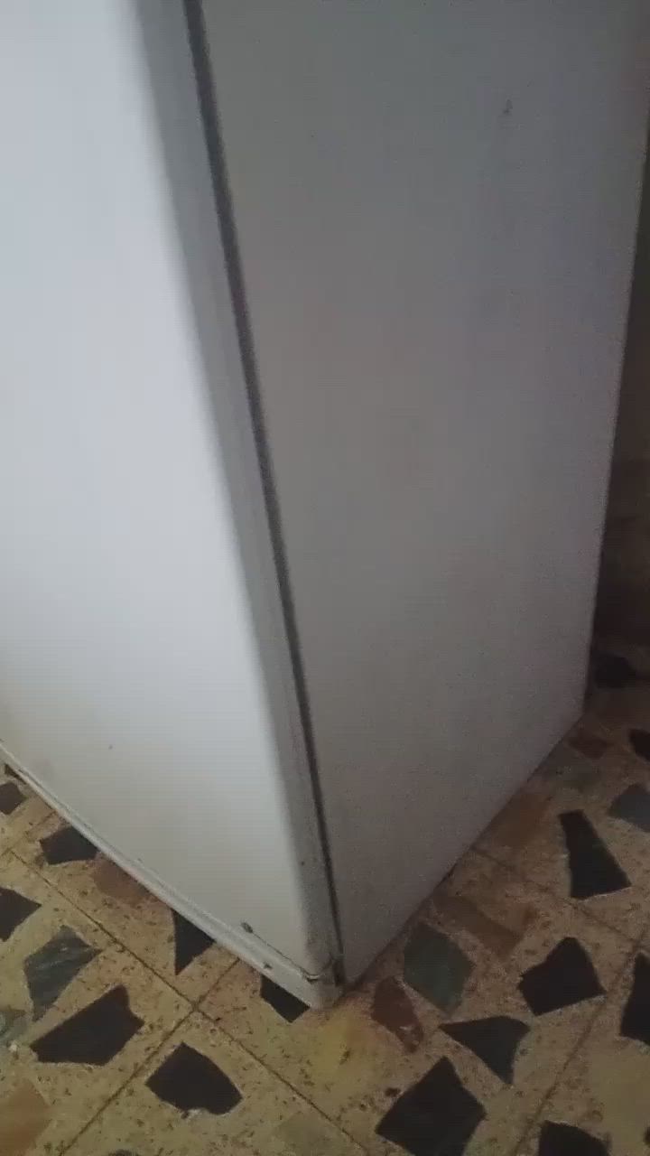 اغراض مستخدمه ونظيفه وشغاله على الفحص مكانهم بغداد يوجد توصيل🛻🛻 بكروه داخل بغداد الشراي يسحب الصوره ويتواصل على الواتساب فقط غير متواجد على الفيس ***********
