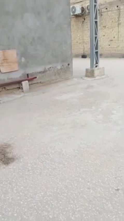 بيت اللبيع مساحة ٥٠م واجه ٤٧٠ سانتبم بناء حديث درجة اوله حي الحوراء مقابل حي العباس الفرع الثالث  متوفر كافة الخدمات بيه يبعد عن شارع الزوار  مسافه ٦٠٠م او أقل السعر ١٠٥ مليون مع الأثاث الاستفسار اتصال*********** ابو زهراء  يصير بيه اقرار محكمه
