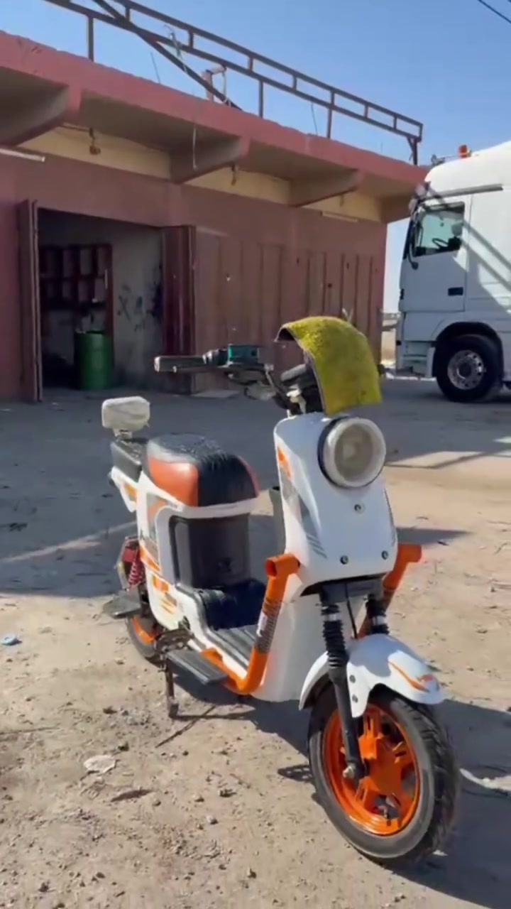 السلام عليكم شباب عندي دراجه شحن للبيع موديل 25 خمسه بطاريات 🏍️ ***********
