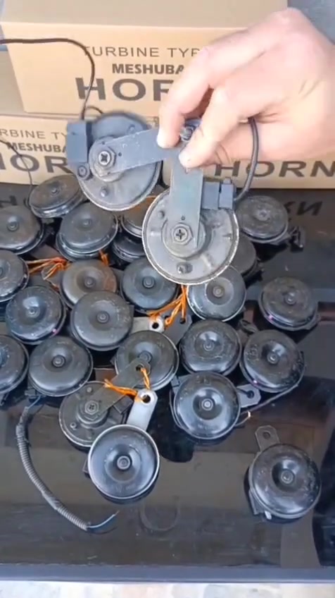 🔊 هورن لكزز برادو – تفصيخ أصلي
✅ ياباني مضمون

💰 السعر: 25,000 ألف مع  التوصيل 🚚
🔎 تفحصه أمام المندوب، إذا مو نفس الدگة يرجع

📩 للحجز أو الاستفسار:
راسل الصفحة أو عبر وتساب
***********
