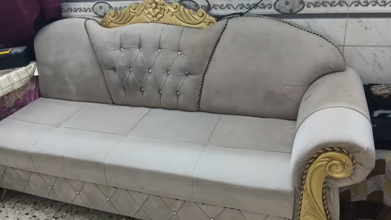 تخم ديوان نظيف جدا مابي اي ضرر سعر 170ألف 
مكاني شالجية قرب ساحة عدن 
مستعجل على البيع لان اريد اشيل


**إذا كنت صاحب هذا الإعلان وتريد حذفه لأي سبب، رجاءا أرسل رسالة إلى الدعم الفني**